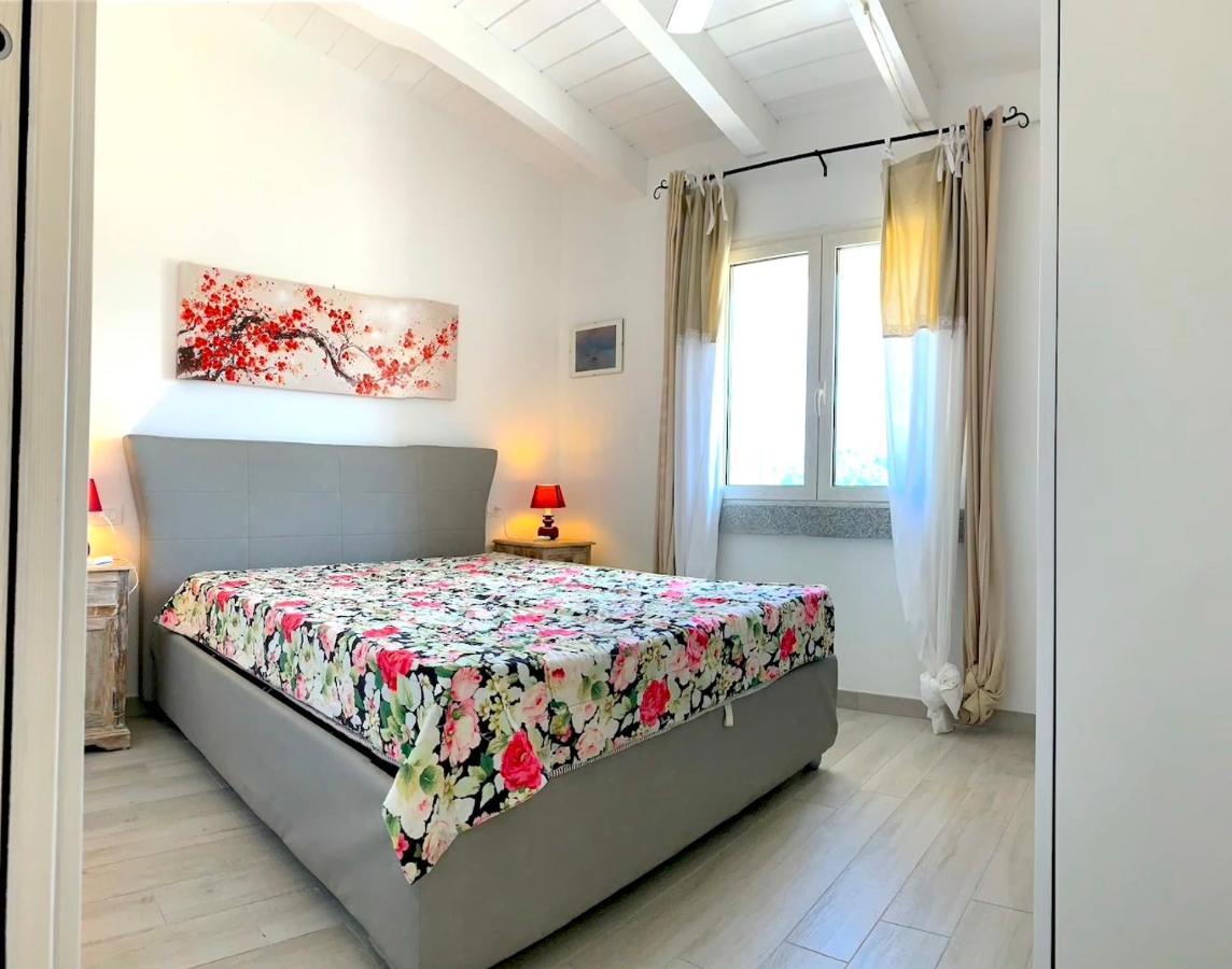 Residence La Marina Isola Rossa Exterior foto